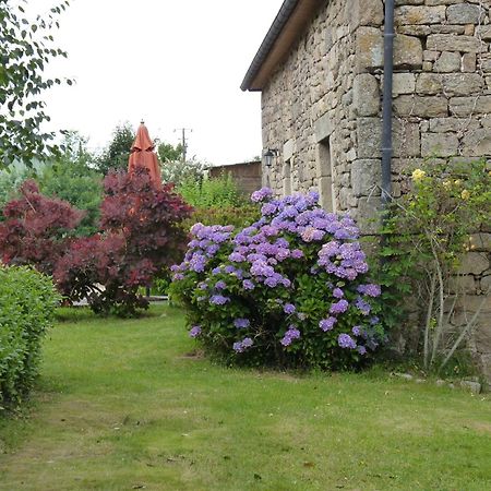 Gites De La Haie Plouegat-Moysan Exterior photo