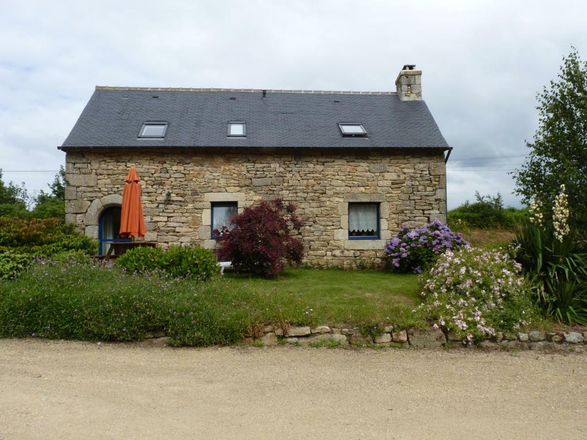 Gites De La Haie Plouegat-Moysan Exterior photo